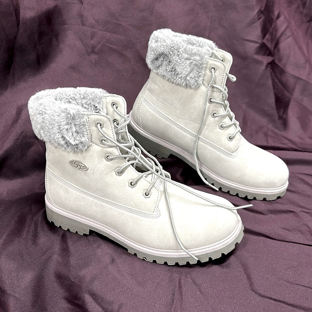 Lugz size 9.5 boot, glacier gray color